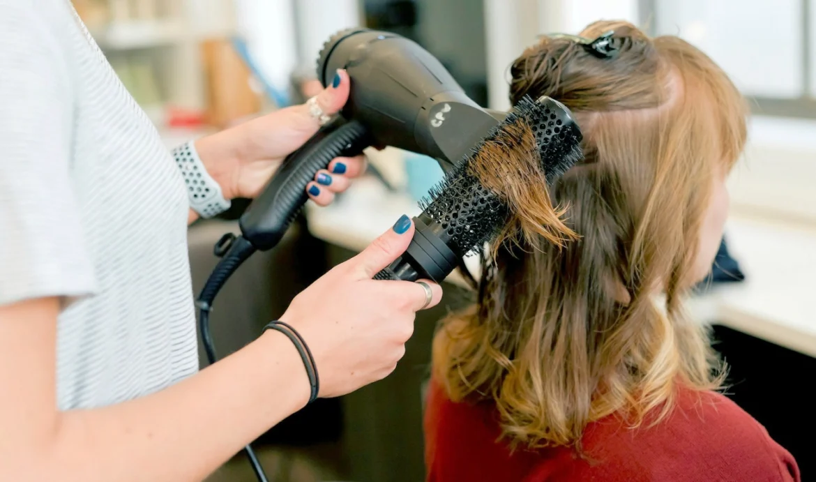 7 Expert Tips To Tame Frizzy Hair